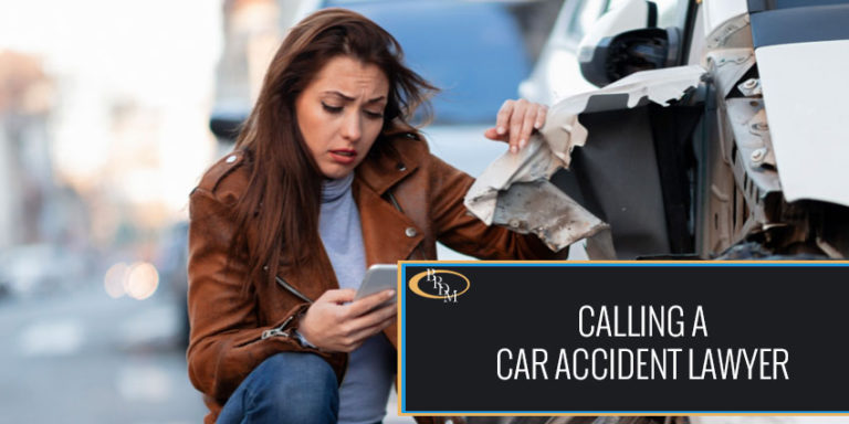 When to Call a Car Accident Lawyer After a Crash